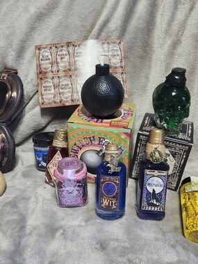 Harry Potter Themed Potion Bottle Set And Other Items